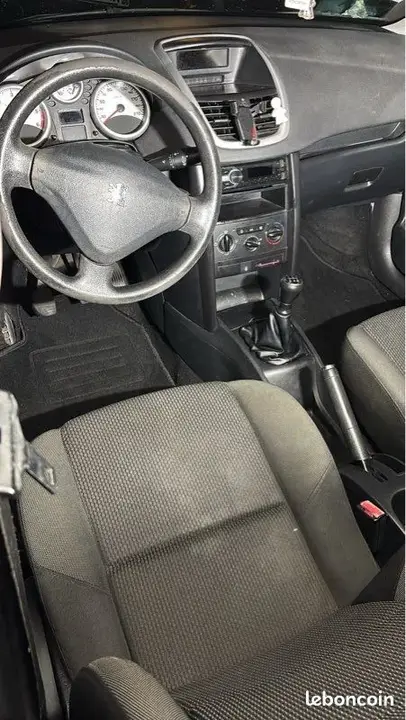 Peugeot 207 2009 photo 3