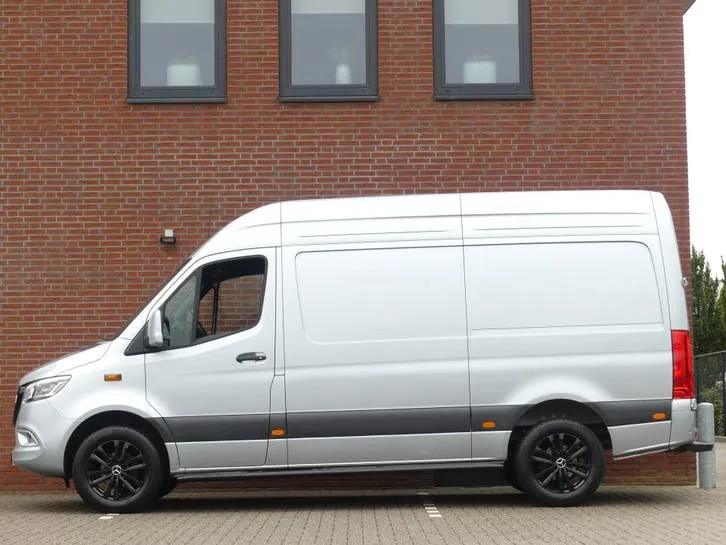 Mercedes-Benz Sprinter 2024 photo 3