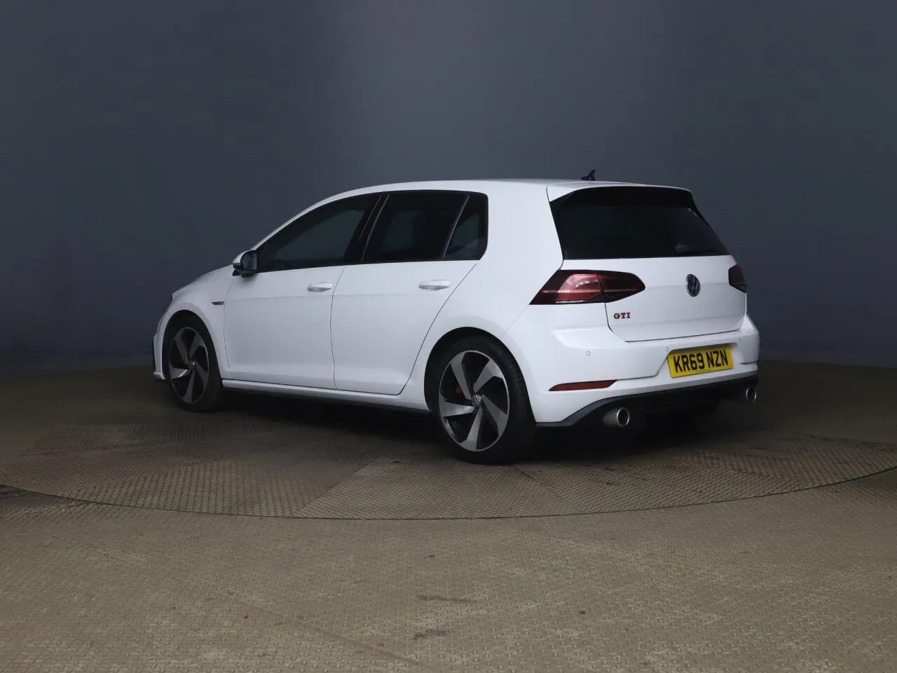 Volkswagen Golf 2019 photo 2