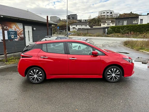 Nissan Leaf 2023 photo 4