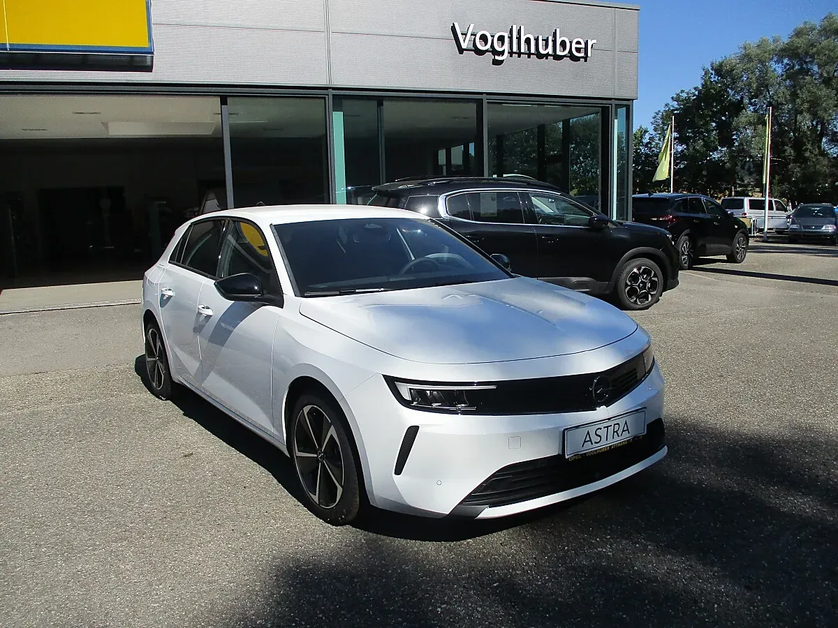 Opel Astra 2025 photo 2