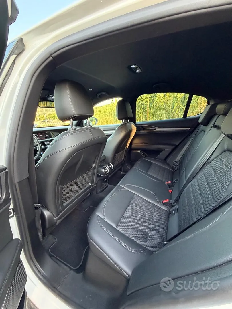 Alfa Romeo Stelvio 2022 photo 4