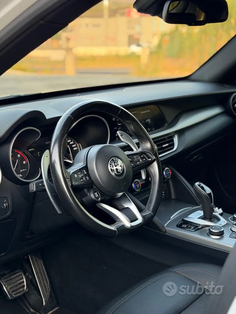 Alfa Romeo Stelvio 2022 photo 3