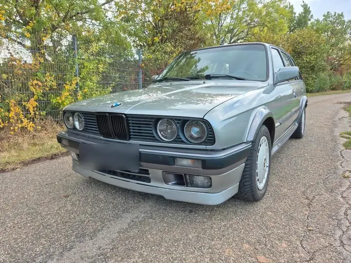 BMW E30