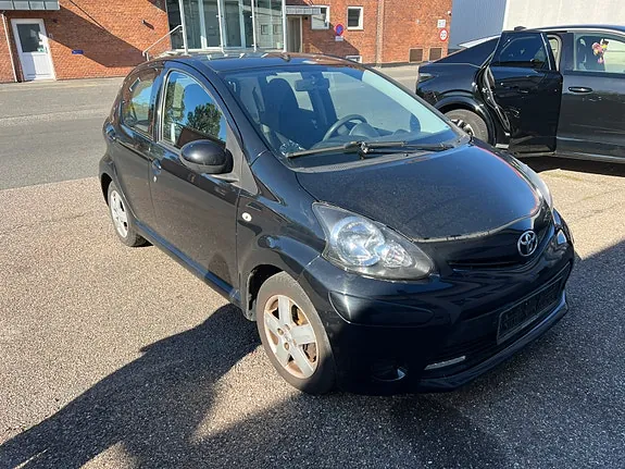 Toyota Aygo 2012 photo 2