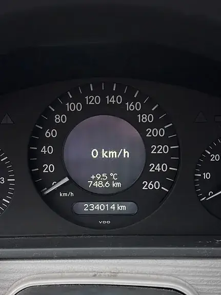 Mercedes-Benz E 200 2003 photo 4