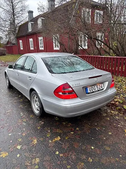 Mercedes-Benz E 200 2003 photo 3