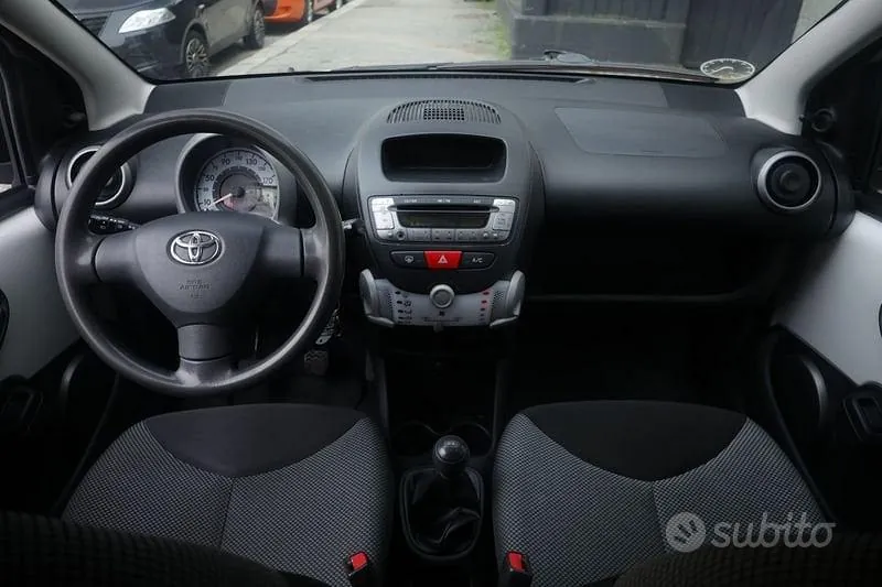 Toyota Aygo 2013 photo 2