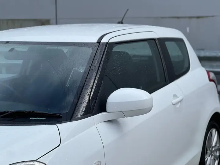 Suzuki Swift 2015 photo 4