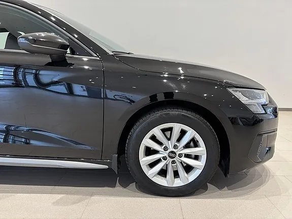 Audi A3 2024 photo 3