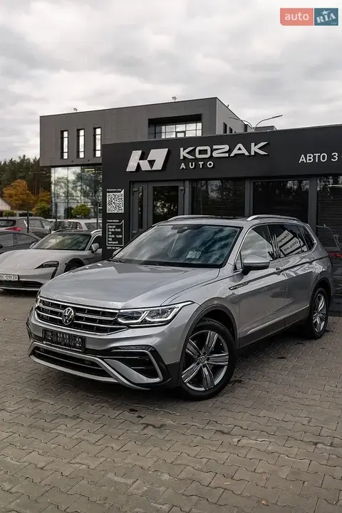 Volkswagen Tiguan Allspace 2023 photo 2
