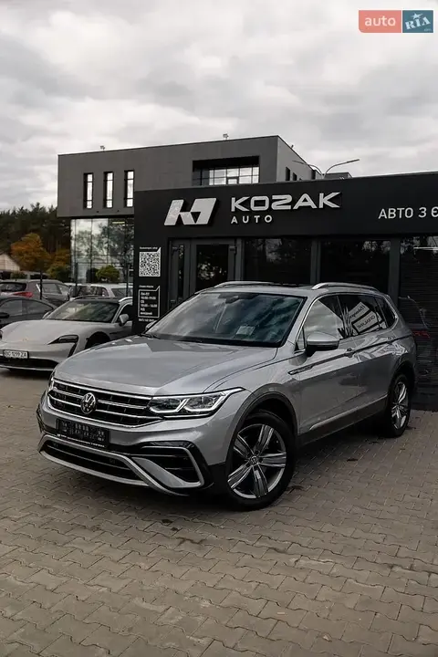 Volkswagen Tiguan Allspace 2023 photo 3