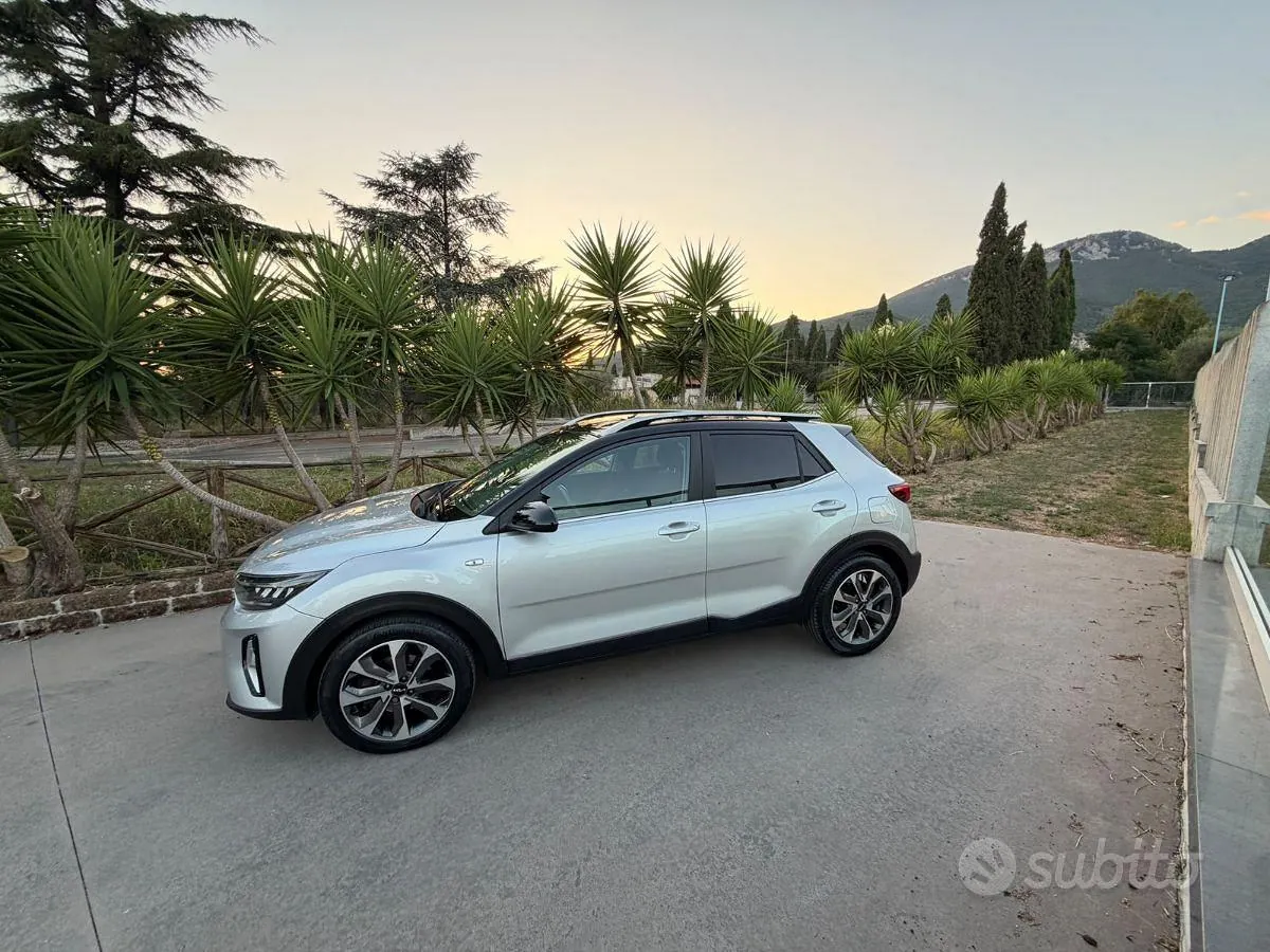Kia Stonic 2022 photo 2