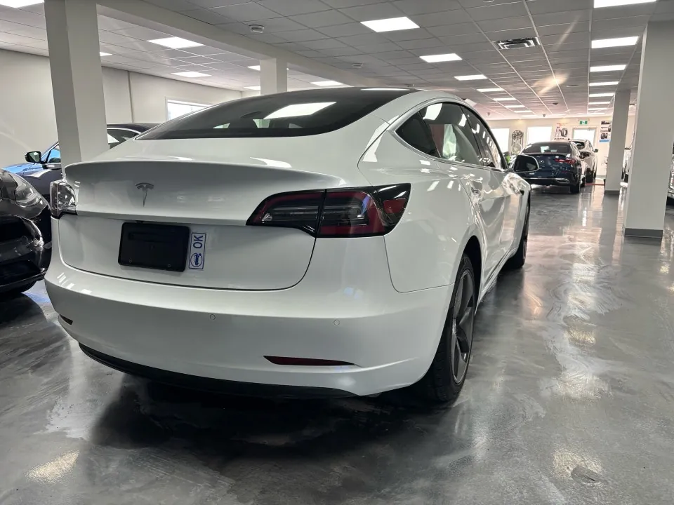 Tesla Model 3 2020 photo 3