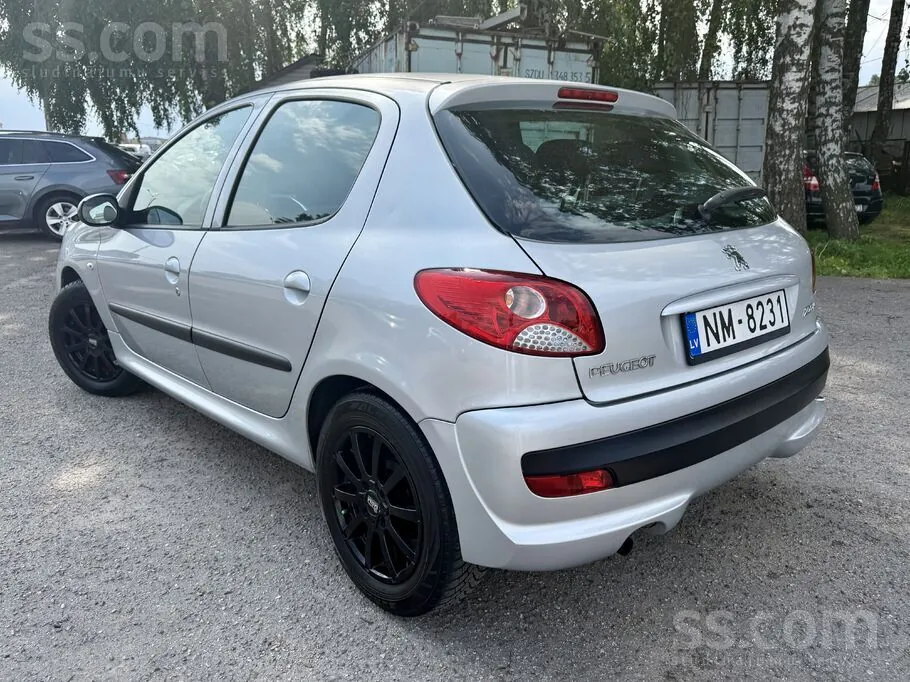 Peugeot 206 2010 photo 3