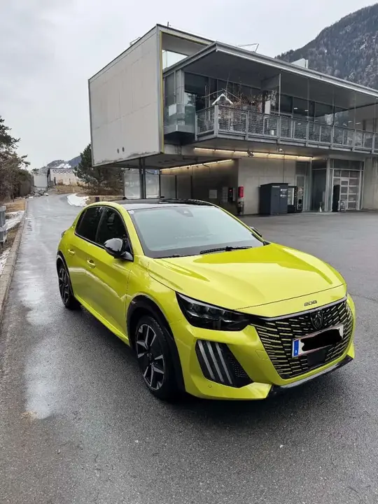 Peugeot 208