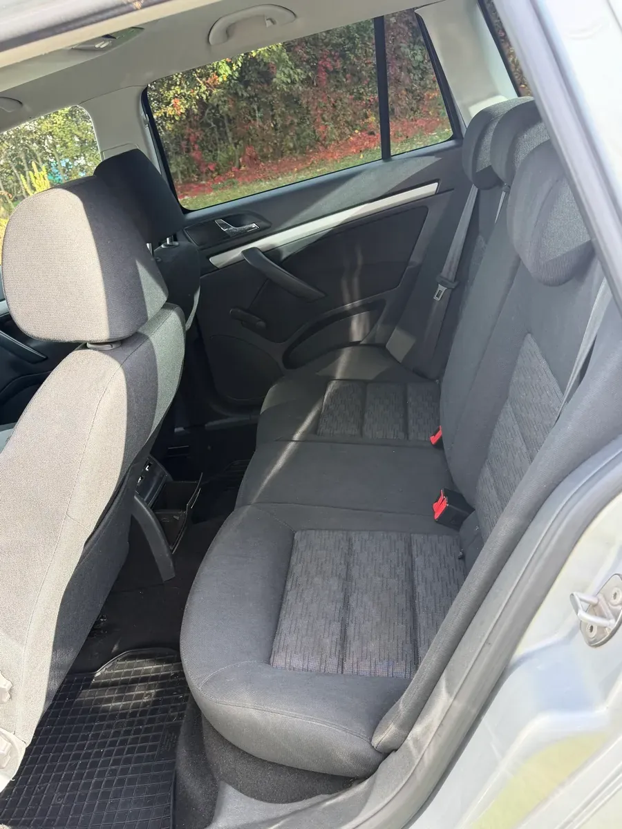 Skoda Octavia 2012 photo 2