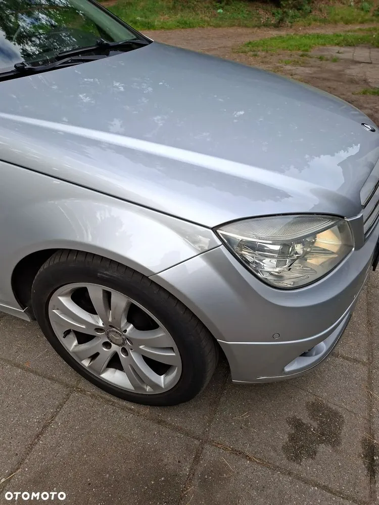 Mercedes-Benz C-Class 2010 photo 2