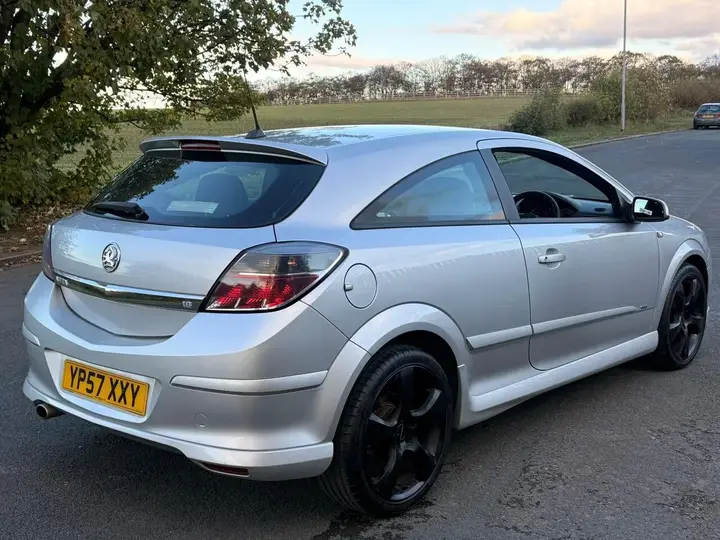 Vauxhall Astra 2007 photo 4