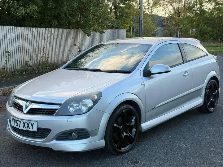 Vauxhall Astra 2007 photo 2