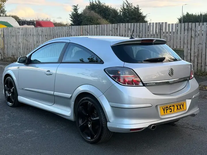 Vauxhall Astra 2007 photo 5