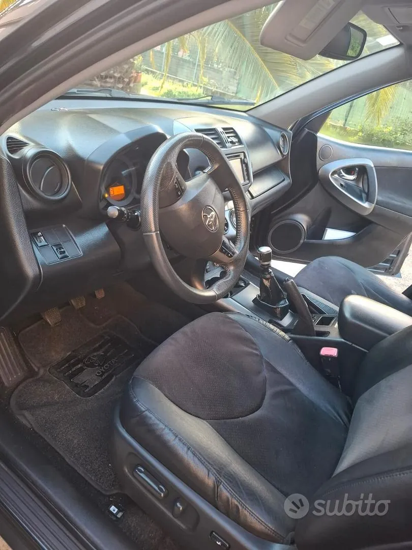 Toyota Rav4 2013 photo 4