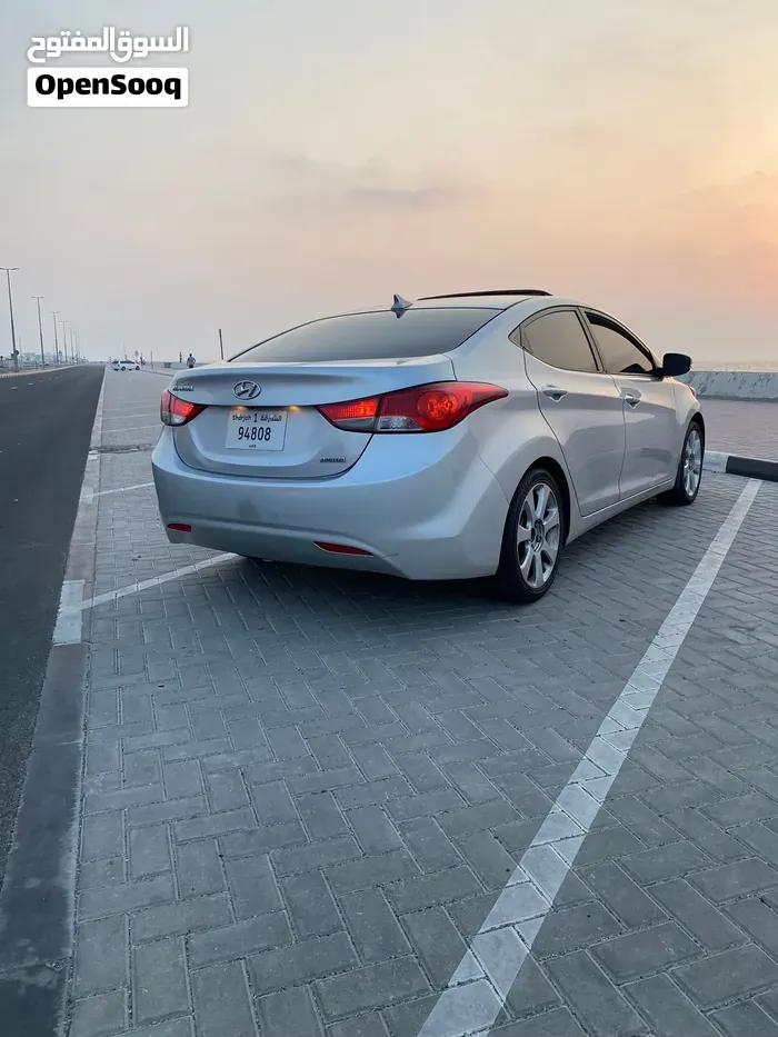 Hyundai Elantra 2013 photo 2