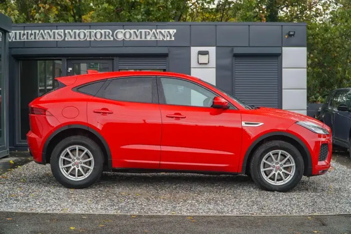 Jaguar E-Pace 2019 photo 3