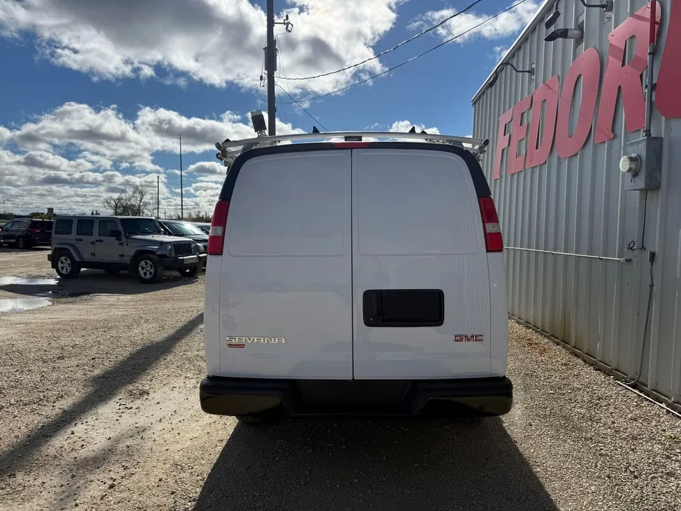 GMC Savana 2019 photo 3