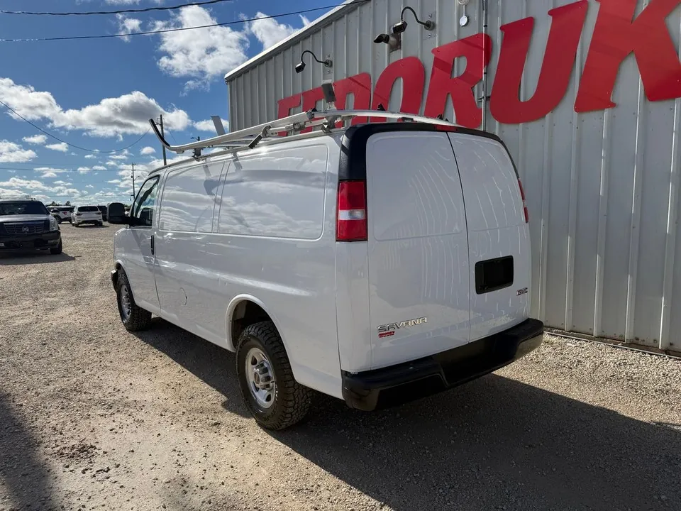GMC Savana 2019 photo 2