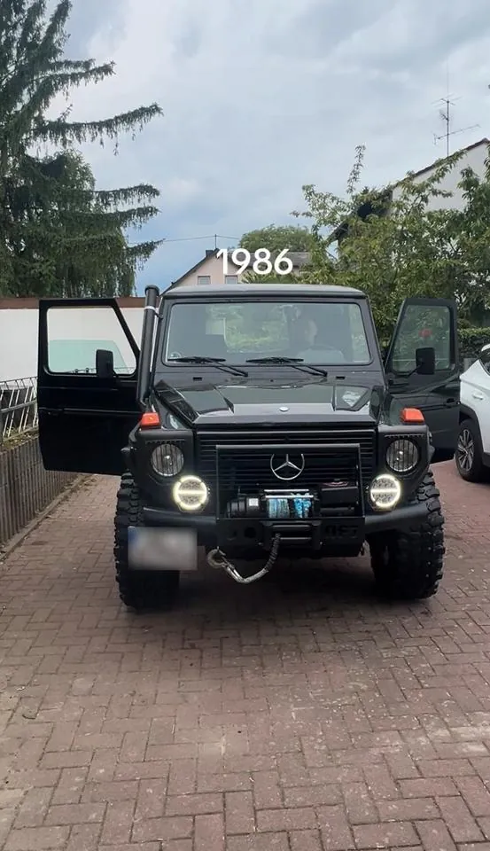 Mercedes-Benz G 230