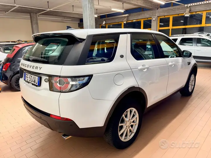 Land Rover Discovery Sport 2016 photo 3