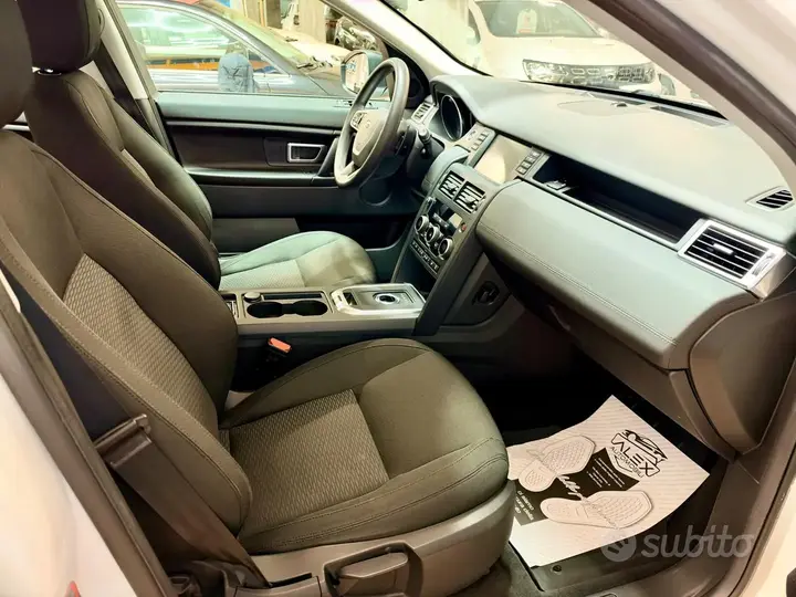 Land Rover Discovery Sport 2016 photo 5