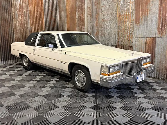 Cadillac Fleetwood Brougham
