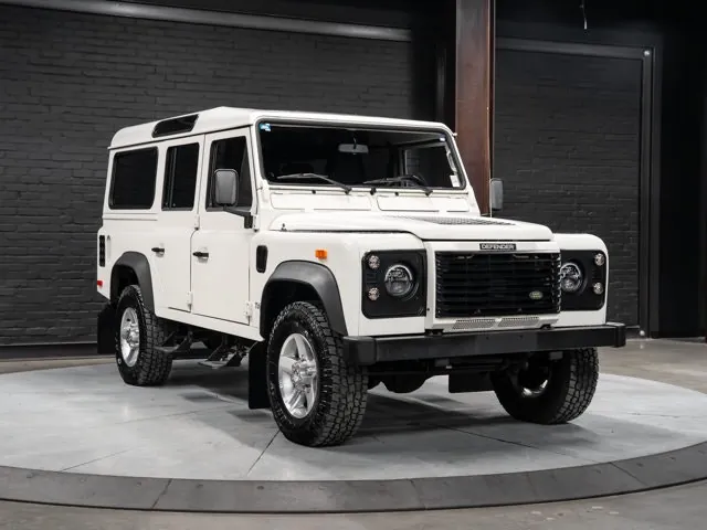 Land Rover Defender 110 2002 photo 3
