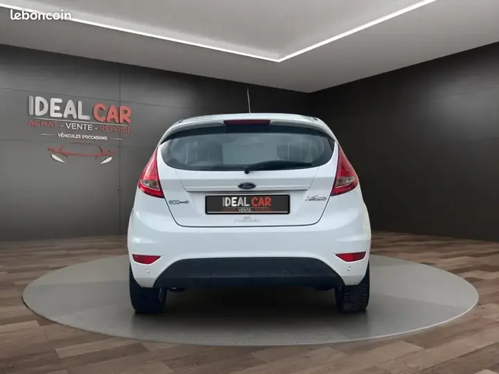 Ford Fiesta 2010 photo 4