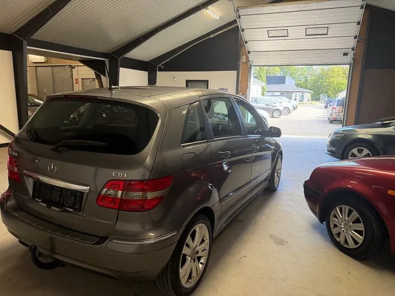 Mercedes-Benz B200 2011 photo 4