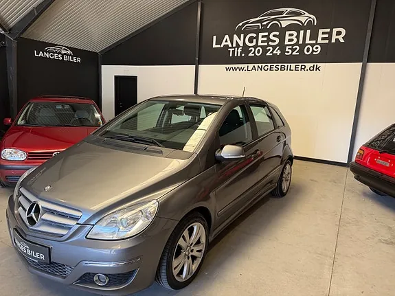 Mercedes-Benz B200 2011 photo 3