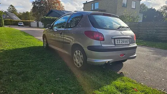 Peugeot 206 2005 photo 5