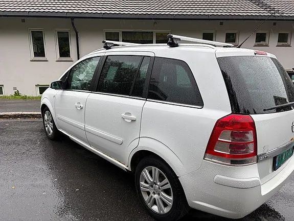 Opel Zafira 2009 photo 4