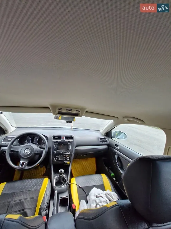 Volkswagen Golf 2011 photo 3