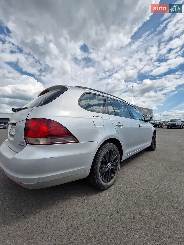 Volkswagen Golf 2011 photo 4