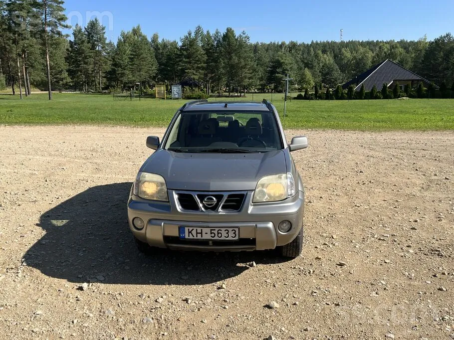 Nissan X-Trail 2003 photo 2
