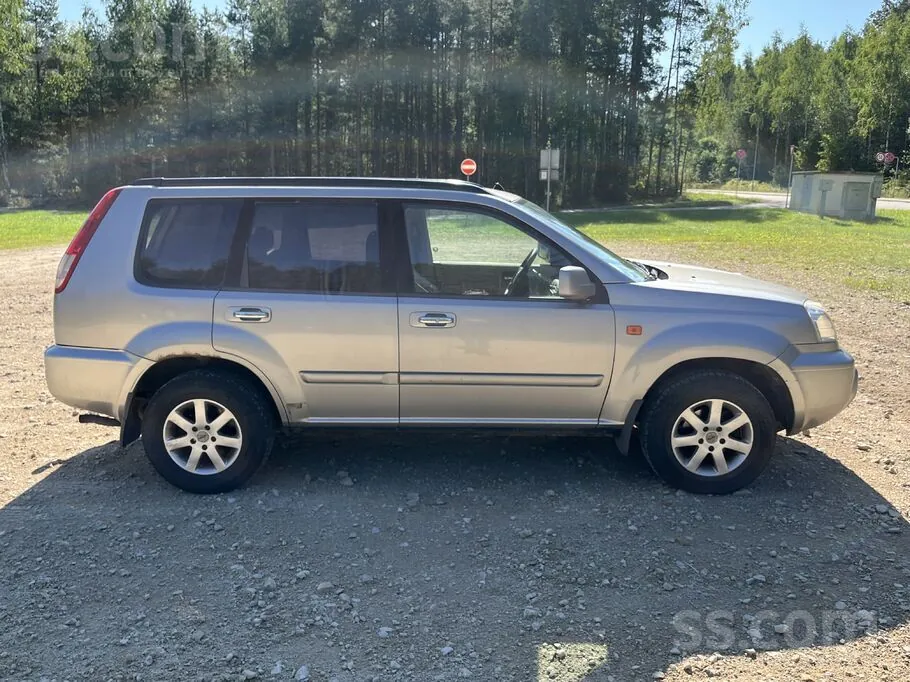 Nissan X-Trail 2003 photo 3