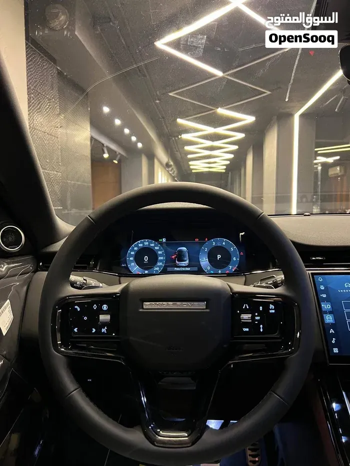 Land Rover Range Rover Evoque 2026 photo 4