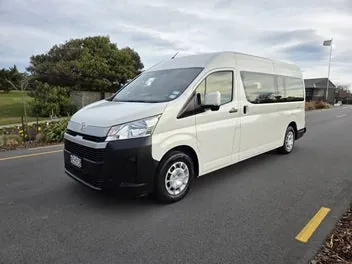 Toyota Hiace 2020 photo 4
