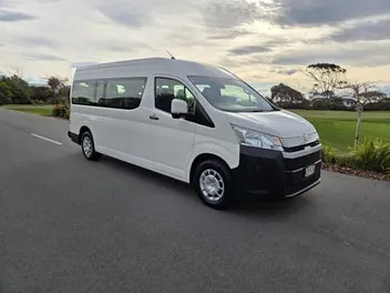Toyota Hiace 2020 photo 2