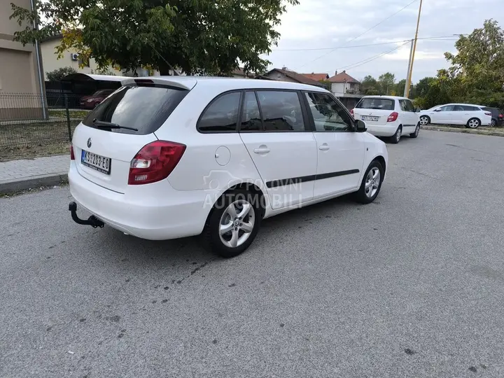 Skoda Fabia 2011 photo 4