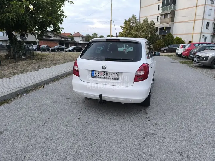 Skoda Fabia 2011 photo 5