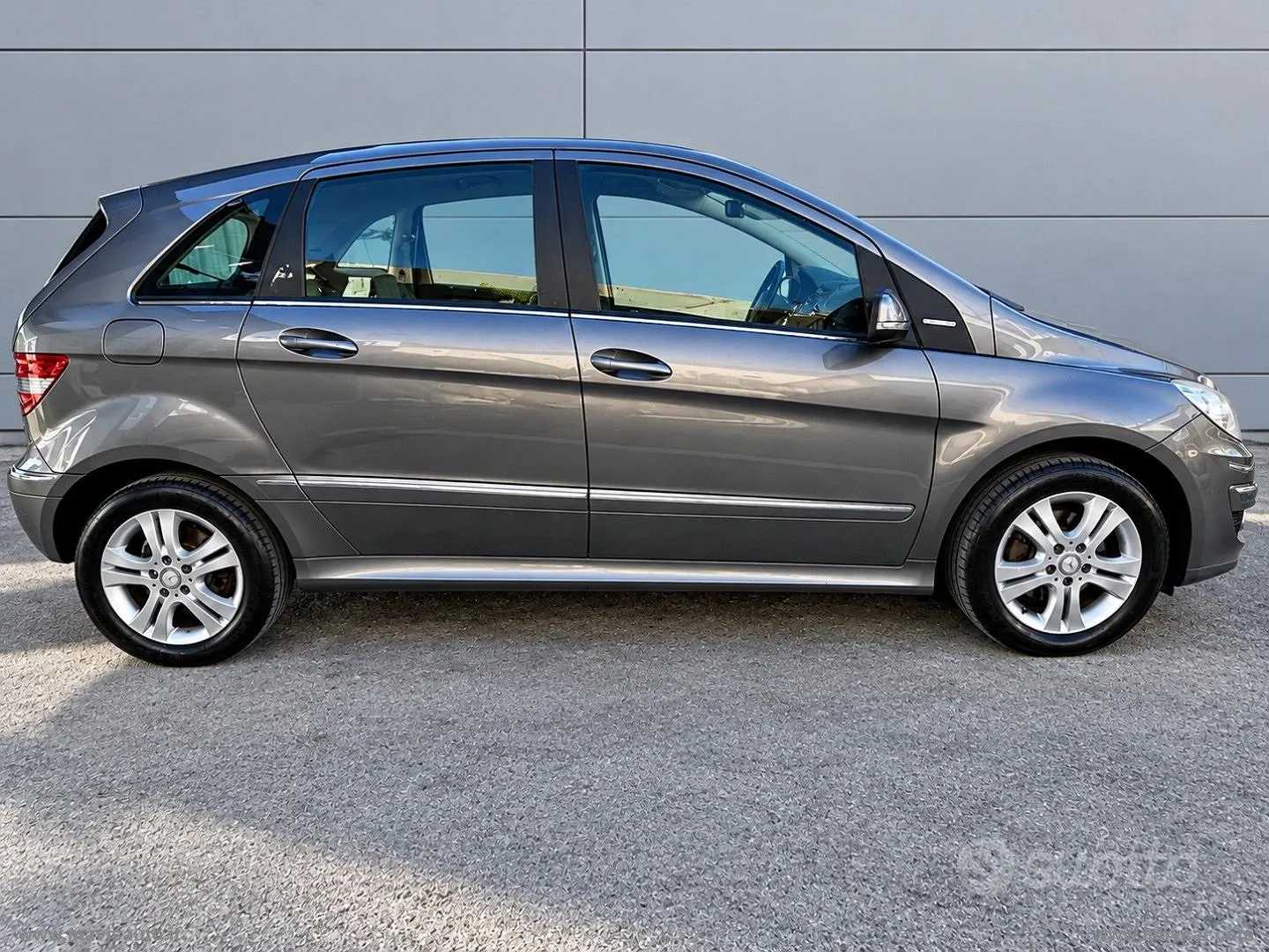 Mercedes-Benz B-Class 2010 photo 3